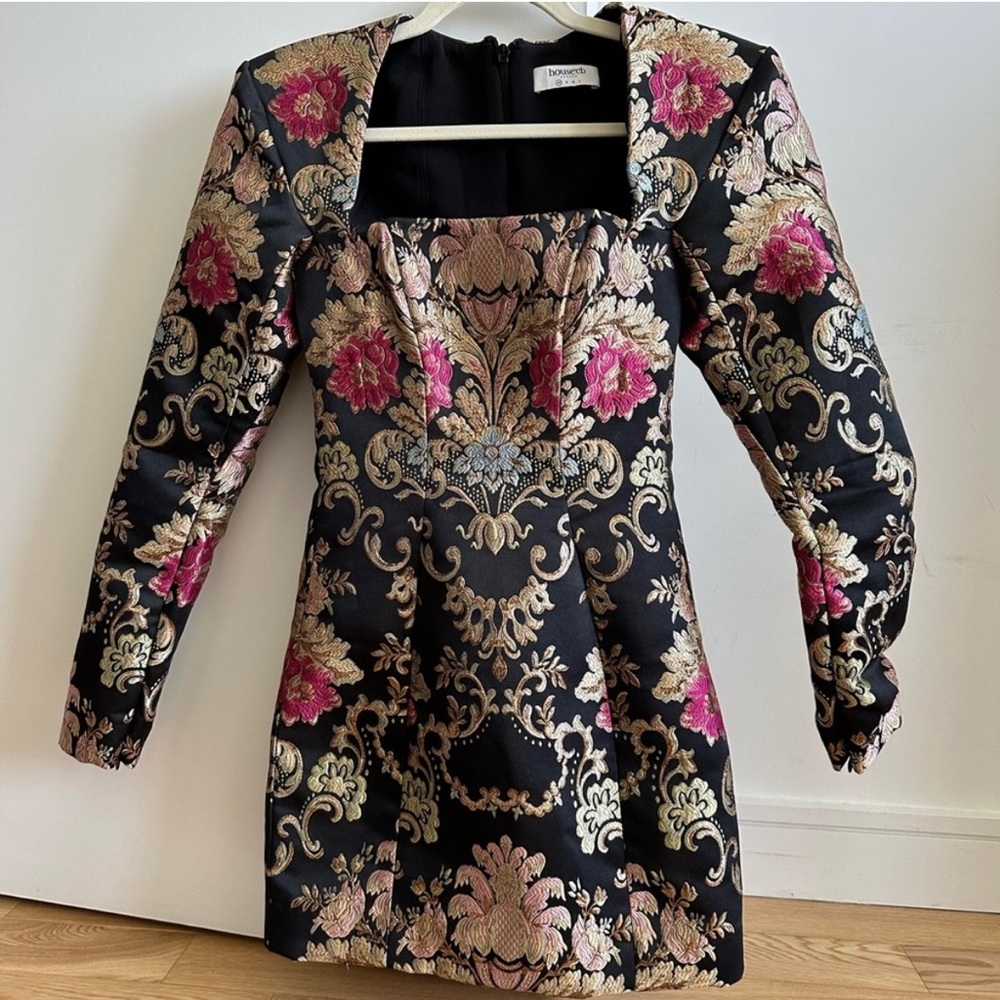 Dress House of CB.  NEW! I have never wear it. The size is too small for me.